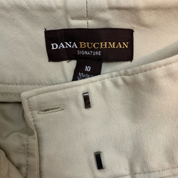 Dana Buchman Signature Tan dress Shorts, Size 10 - Picture 3 of 4